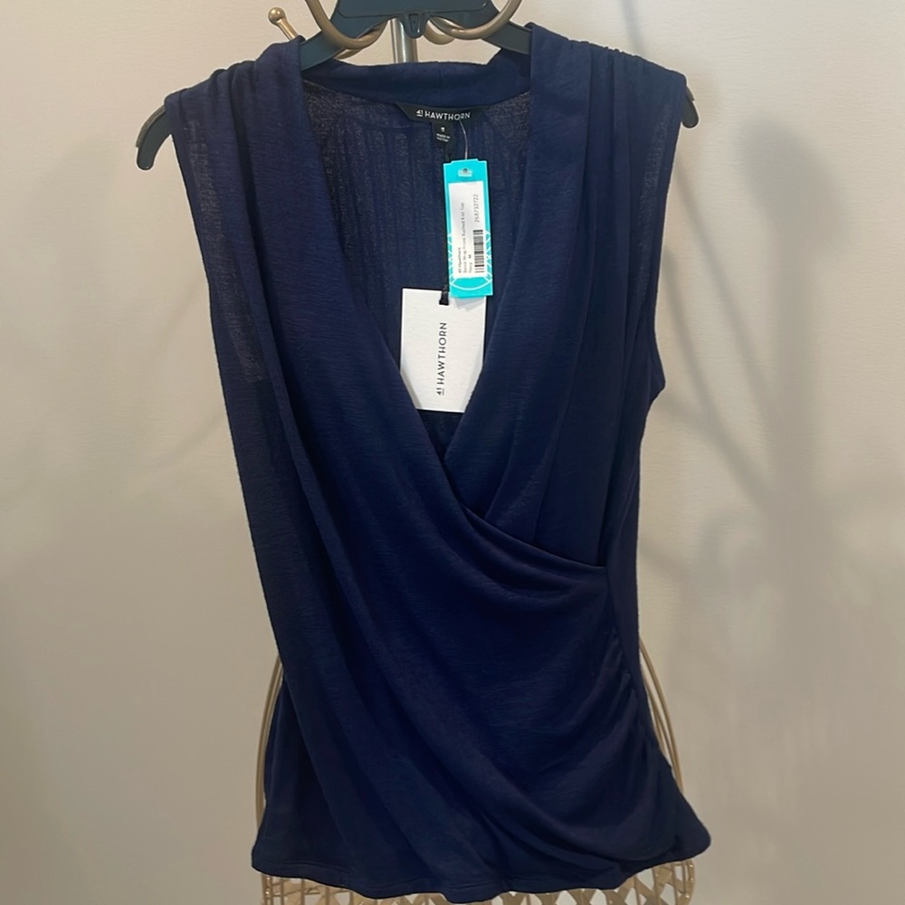 NWT! 41 HAWTHORN WRAP FRONT TOP